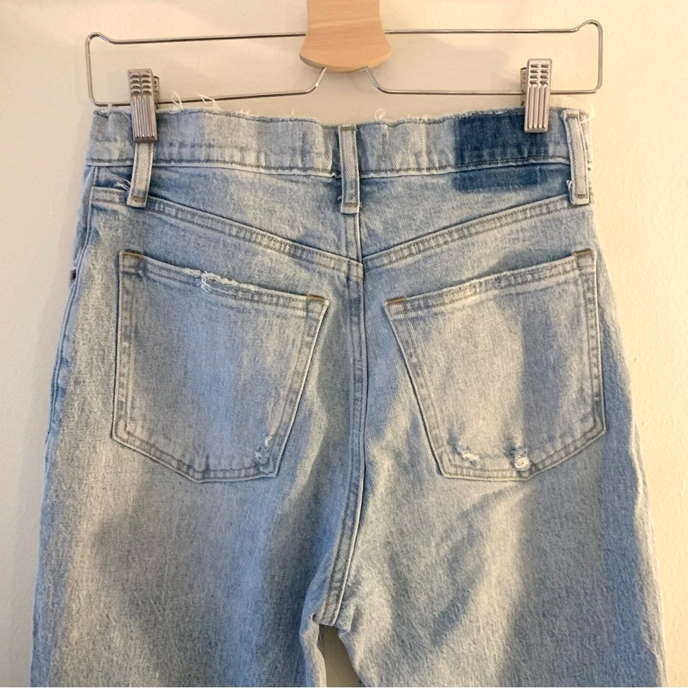 Alercrombie & Fitch Ultra High Rise 90s Straight Jean - Picture 5 of 9